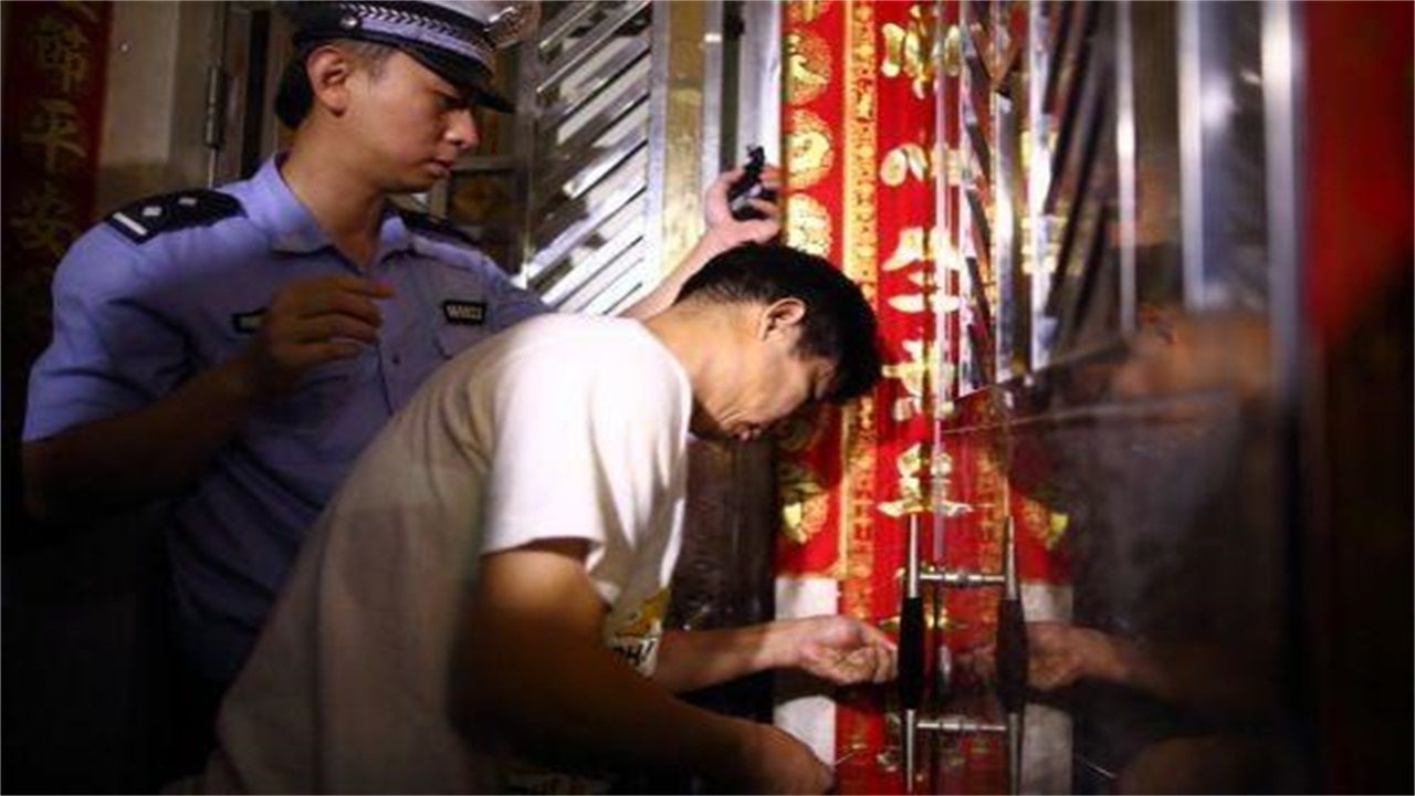 东莞请开锁师傅开了锁后，师傅为什么一般都不进门，就算主人请也不进去？